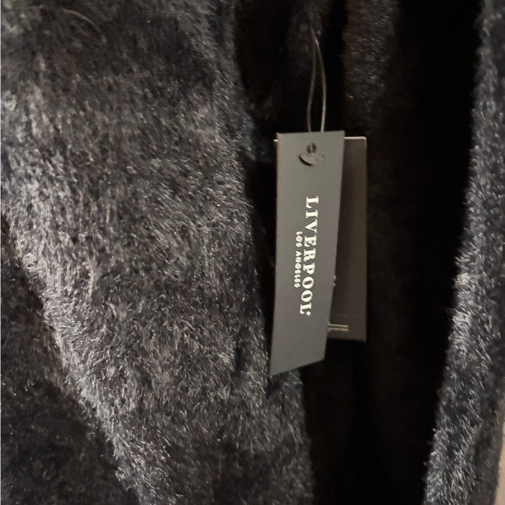 Chic Black Teddy Jacket for Women - Picture 4 of 6